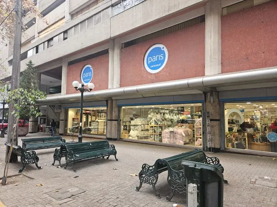 Bodega En Corazón De Providencia, Paris De Plaza Lyon