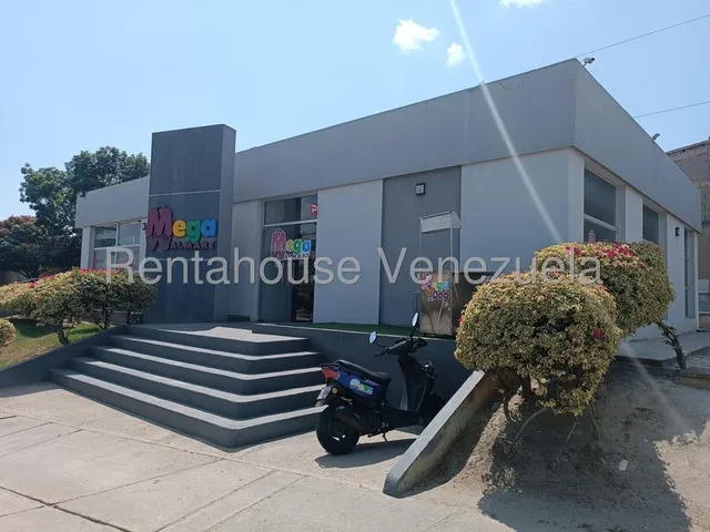Dalisa Bigott Alquila Casa Townhouse En Caminos De Tarabana, Cabudare | 2h/2b | 62 M², Tanque Subterráneo, Gas Directo, Piscina, Vigilancia 24/7 | #25-17271