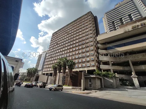 Excelente Oficina En Torre America De El Recreo // Luis Gómez // Mls ##24-5992