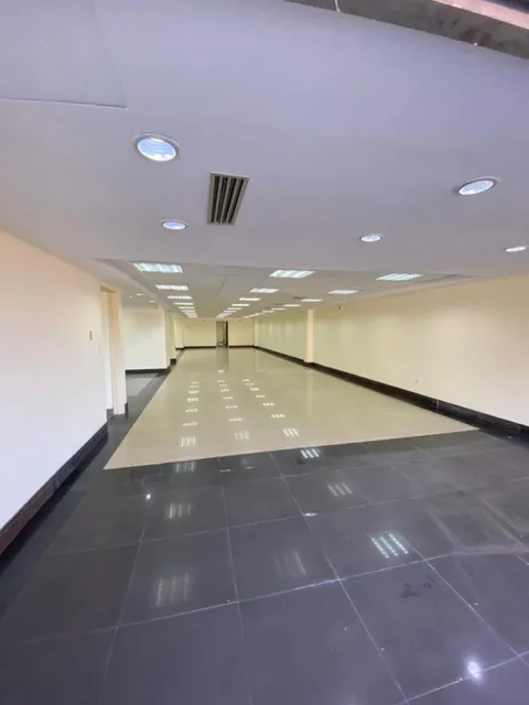 Alquiler De Local U Oficina Ubicado En Centro Empresarial Befercom 5 De Julio
