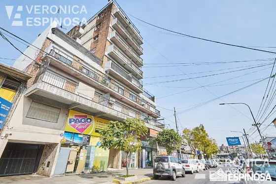 Departamento De Cuatro Ambientes En Venta, Castelar.