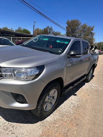 Toyota Hilux 2.7 Cabina Doble Base Mt