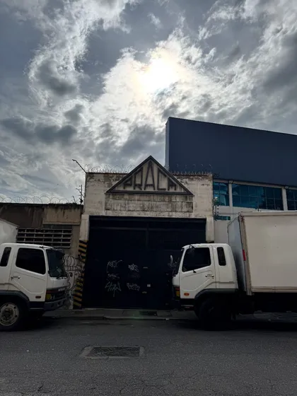 Vende Galpón Industrial Ubicado En Boleita Sur. C.c Líder Dr
