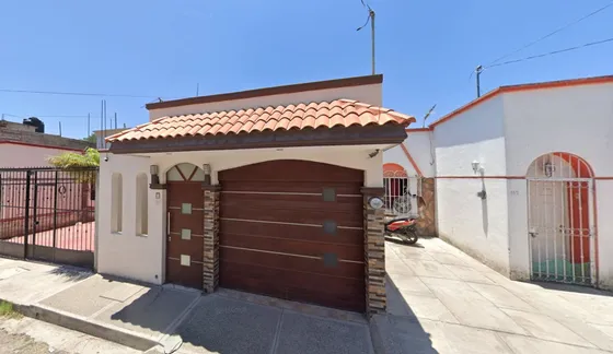  Casa En Venta En, Morelos Corralón, Tepic, Nayarit. Ez15
