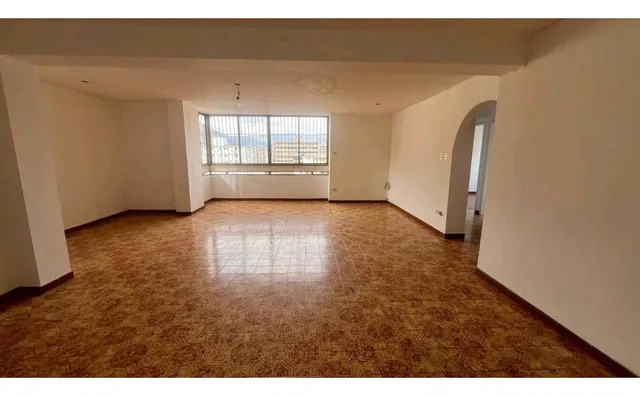 Apartamento De 136m2 En Montalban Ii (para Remodelar, Calle Cerrada)