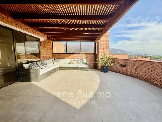 Vende Penthouse Con 6 Dormitorios,terraza,quincho, Lo Curro