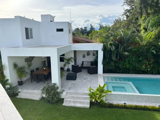 Si Buscas Comodidad, Lujo Y Una Excelente Inversión, Esta Casa Lo Tiene Todo.