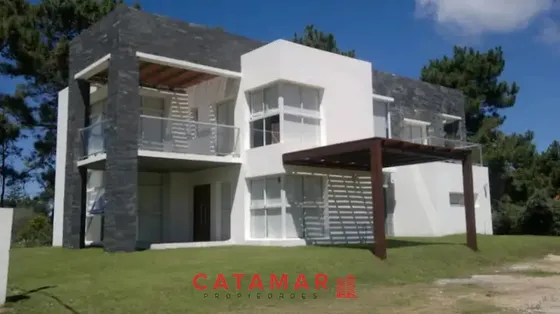 Casa Cinco Dormitorios Con Pileta Rincon Del Indio Punta Del Este