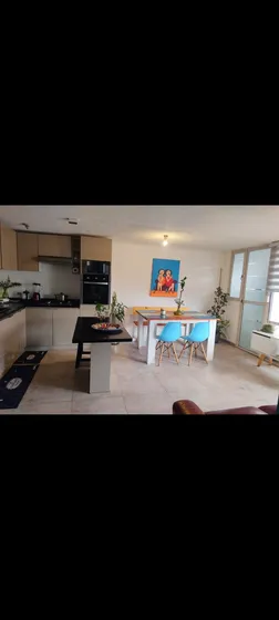Arriendo Habitación Cómoda Y Luminosa. Metro Ñuble 