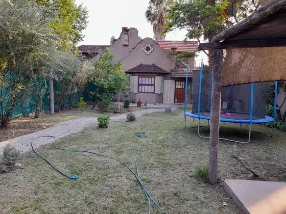 Casona (ph) Venta 3 Dor. S/ Av Ricardo Rojas 
