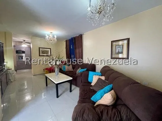 Venta De Hermosa Casa Estilo Townhouse Puerta Maraven
