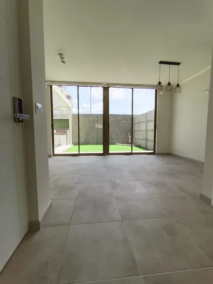 Edificio Av. Circunvalación (1 Est.) Vista Poniente