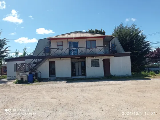 Vendo Terreno Con Salón Y Oficinas En Placilla, Frente A Su