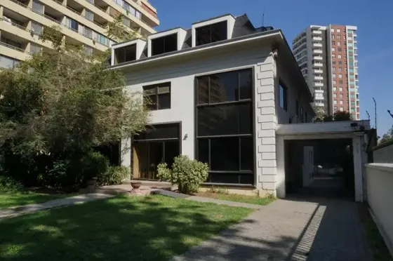 ¡oportunidad Única En Las Condes! 2700m²