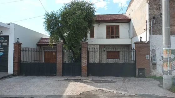 Casa En Venta En Gregorio De Laferrere 