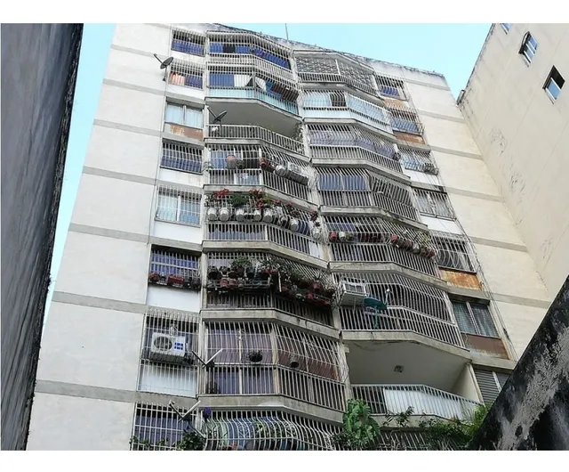 Apartamento/ Venta / Av. Baralt / 2h/1/0pe/ 25.000$