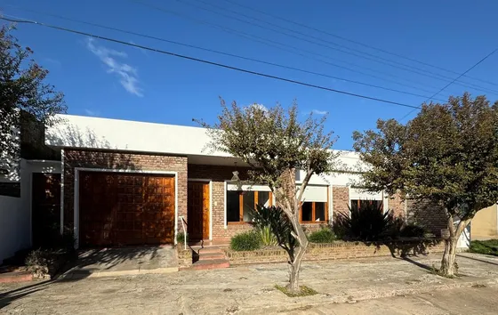 Casa En Venta En Juan Jose Paso
