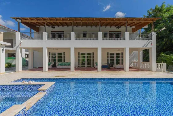 Lujosa Villa En Metro Country Club, Juan Dolio