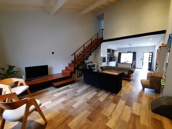 Oportunidad Venta Casa De 3 Ambientes Castelar Zona Residenc