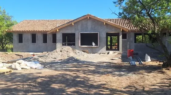 Nueva Y Sólida Casa De Campo Con Maravillosa Vista