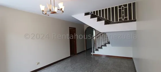 Casa Con Cocina Equipada Y Anexo Con Cocina Rahml