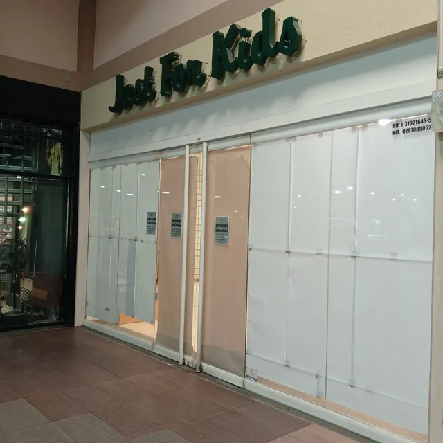Local Centro Comercial Buenaventura Primera Entrada
