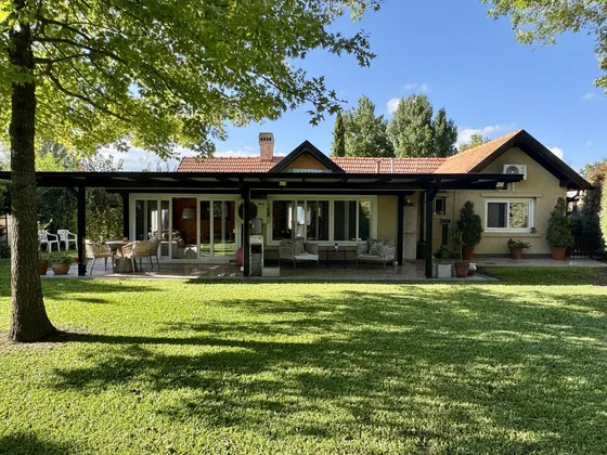 Casa En  Venta Campos De Echeverria Canning