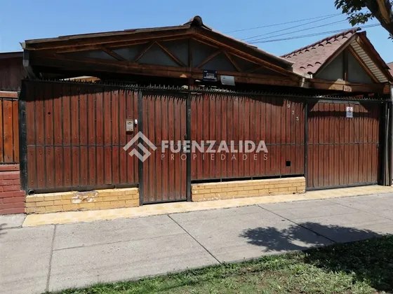 Casa En Venta De 3 Dorm. En Maipú