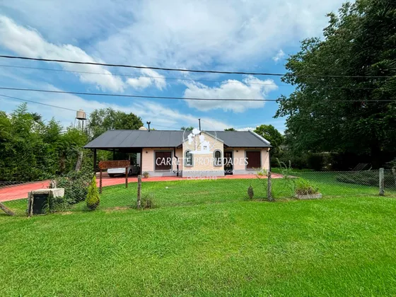 Venta Casa Quinta 2 Dormitorios Barrio Parque Las Lomadas Con Cochera