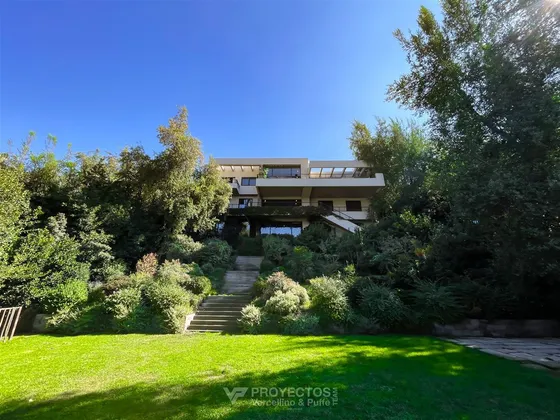 Casa En Venta De 8 Dorm. En Lo Barnechea