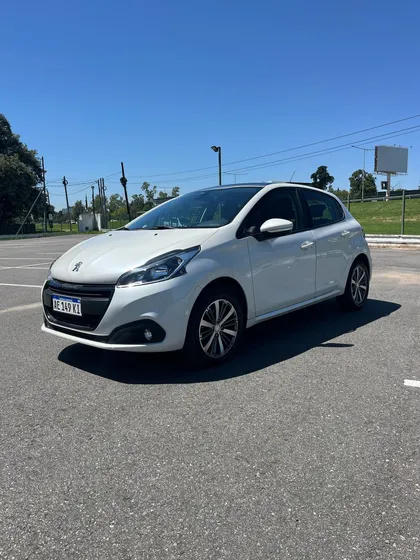 Peugeot 208 1.6 Feline