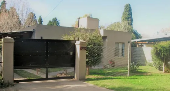 Preciosa Casa Apta Crédito Barrio El Candil. Las Anémonas Al 300