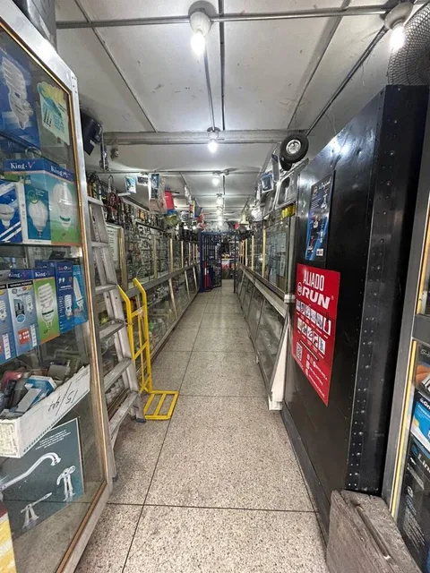 Venta De Local Comercial A Pie De Calle Con Fondo De Comercio En La Av. Francisco De Miranda, Urb. Buena Vista, Caracas