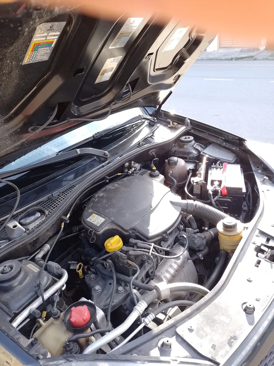Renault Sandero 2009 1.6 Expression Hi-torque 5p — foto 9