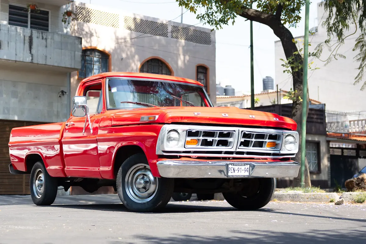 Hermosa Ford F100 1971 Color Rojo Ferrari