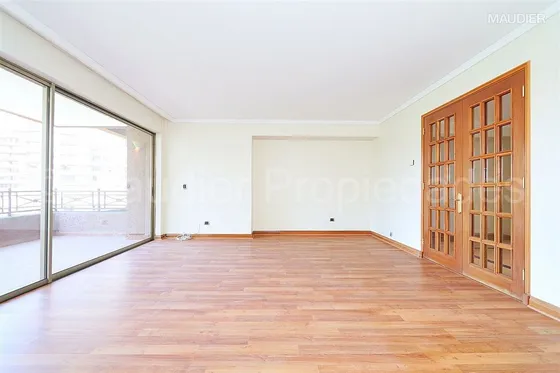 Departamento En Venta De 5 Dorm. En Las Condes