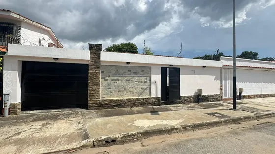 Josseyris Jimenez Casa En Venta En Urbanizacion Trigal Norte