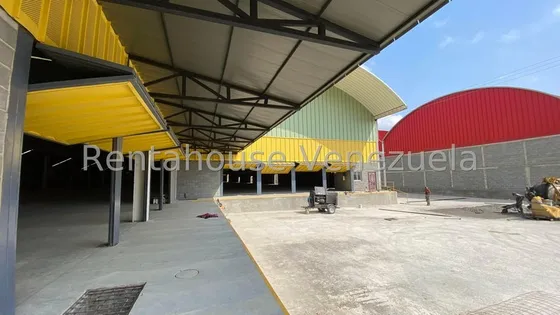 Bray Montoya Alquila Exclusivo Galpon Industrial Ubicado En La Zona Industrial Ii Con Mas 10.000m2 Con Planta Electrica Area De Carga Y Descarga Todos Los Servicios Basicos 2#5#5#7#3#6 Bray Montoya   