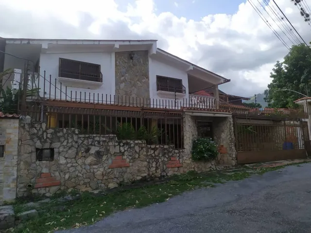 Bella Casa Tipo Campestre En Venta Sector El Piñal Limon Calle Anzoátegui Urbanismo Cerrado 
