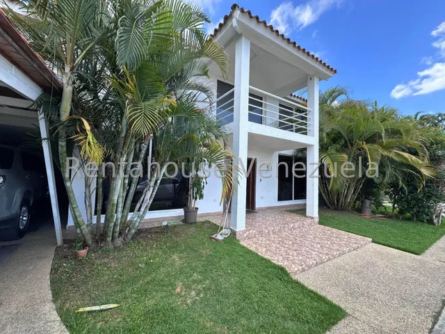 Espectacular Casa En Venta Oportunidad, Sector Caicaguana, Urb El Hatillo.