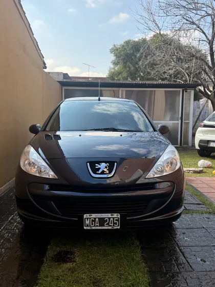 Peugeot 207 1.4 Active 75cv