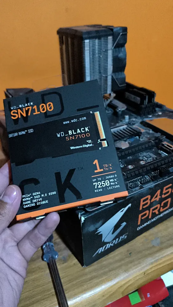 SSD WD_BLACK SN7100 1 TB M.2 2280 NVMe PCIe Gen 4.0 para Notebook