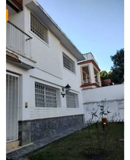 Casa En Venta Las Acacias 515 M2 7h/6b/8pe