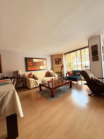 Apartamento En Venta En Cedritos - 3 Habitaciones, 3 Baños