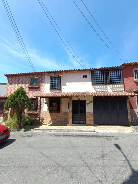 Best House Vende Linda Casa Dúplex En Llano Alto Carrizal.