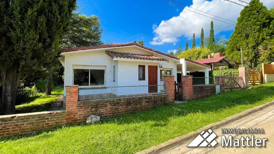 Casa De 2 Dormitorios Y Play Room Con Gran Parque, Zona Centro De Villa General Belgrano