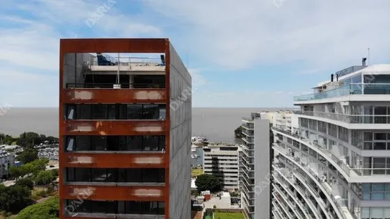 Oficina En Venta Sobre Av. Libertador Y Corrientes, Olivos, Edificio  Palmera Bureau 