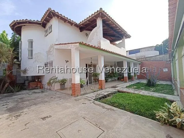 Jip 25-20590. Rentahouse Vende Casa Quinta De 400mts2, 3 Hab, 5 Baños, Jardin Y Patio Trasero. En Urb. San Pablo, Turmero.