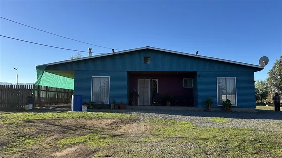 Casa En Venta De 3 Dorm. En Molina