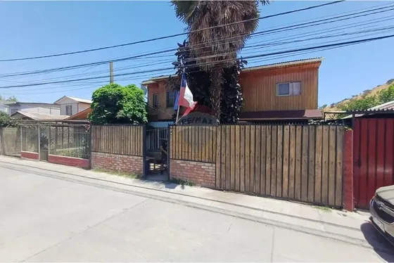 Casa Pasaje Frutilla B2, D6, Bodegas3, E2